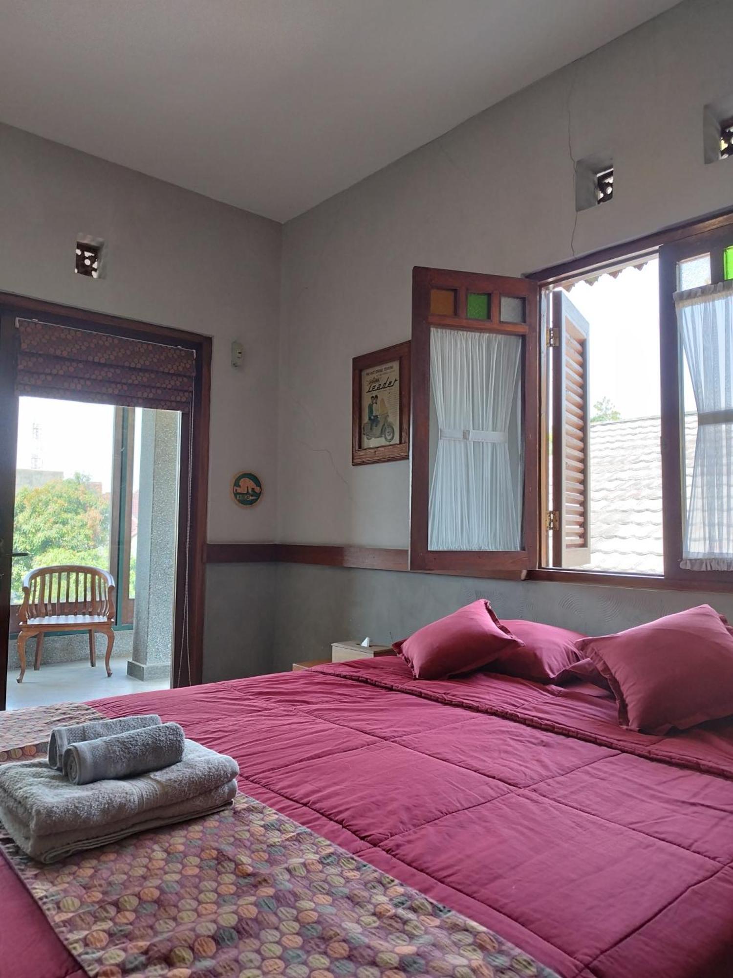 Dalem Arum Bandung Exterior photo
