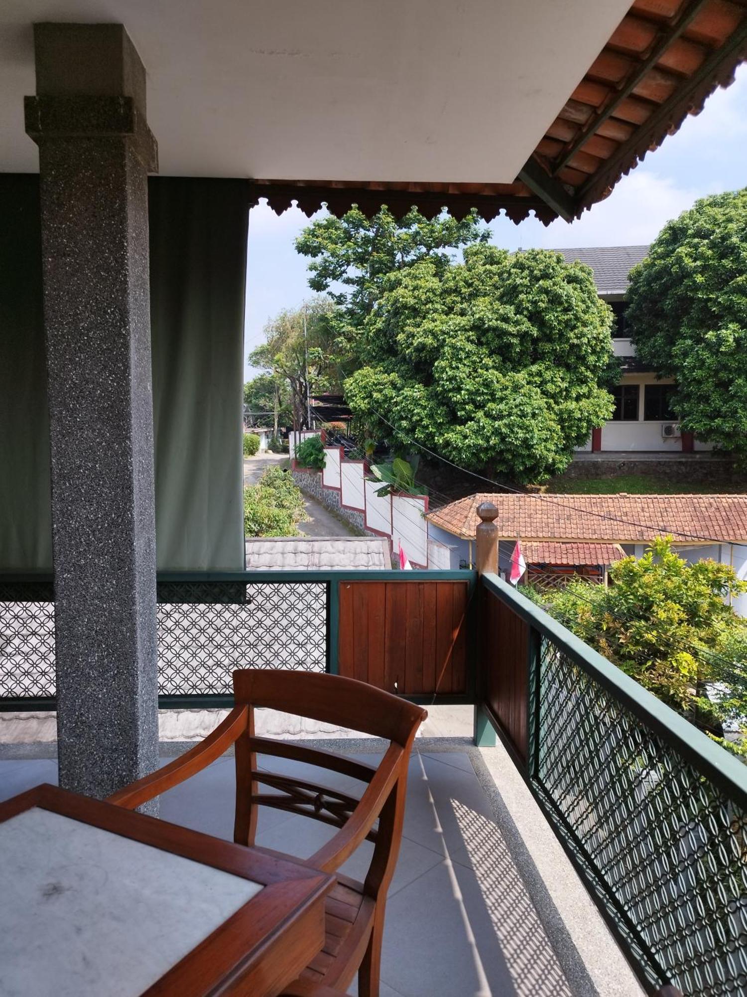 Dalem Arum Bandung Exterior photo